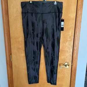 Leggings black and gray camo never worn